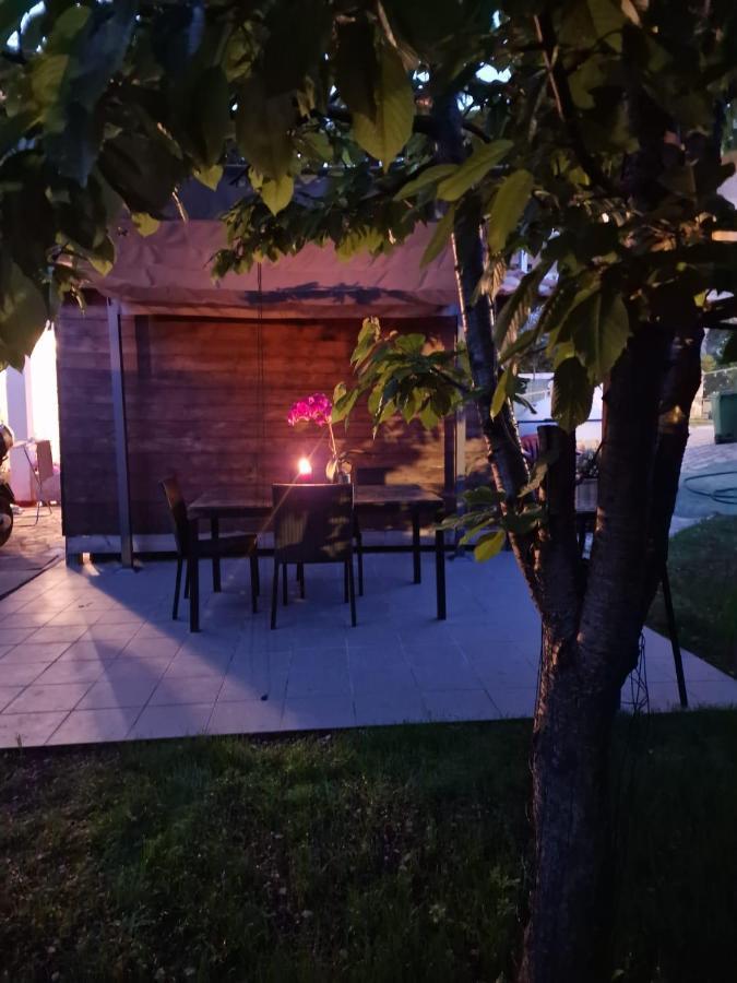 Apartments Poretti For 2,In Center Parking Free In The Yard,6 Min Beach Walk Rovinj Zewnętrze zdjęcie