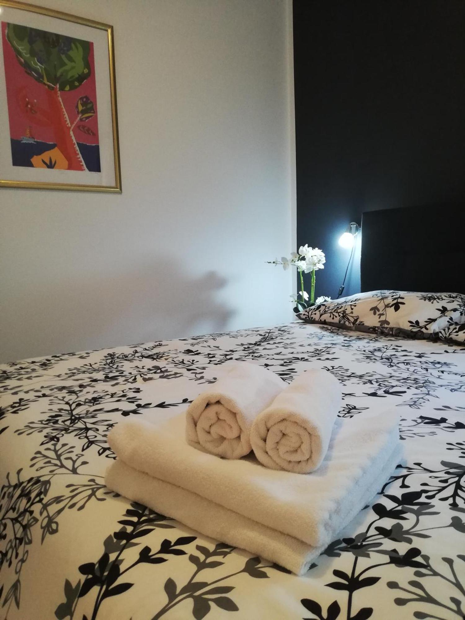 Apartments Poretti For 2,In Center Parking Free In The Yard,6 Min Beach Walk Rovinj Zewnętrze zdjęcie