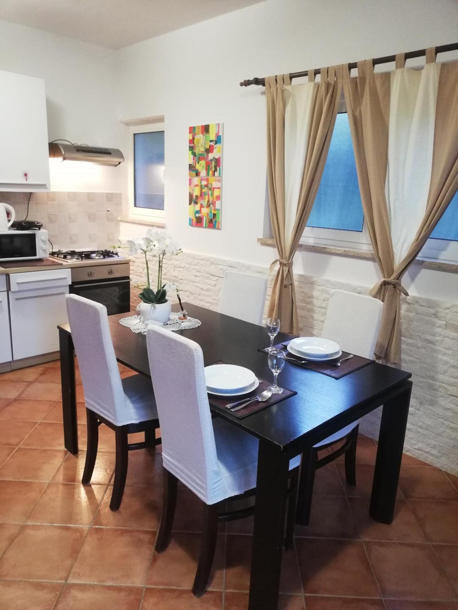 Apartments Poretti For 2,In Center Parking Free In The Yard,6 Min Beach Walk Rovinj Zewnętrze zdjęcie