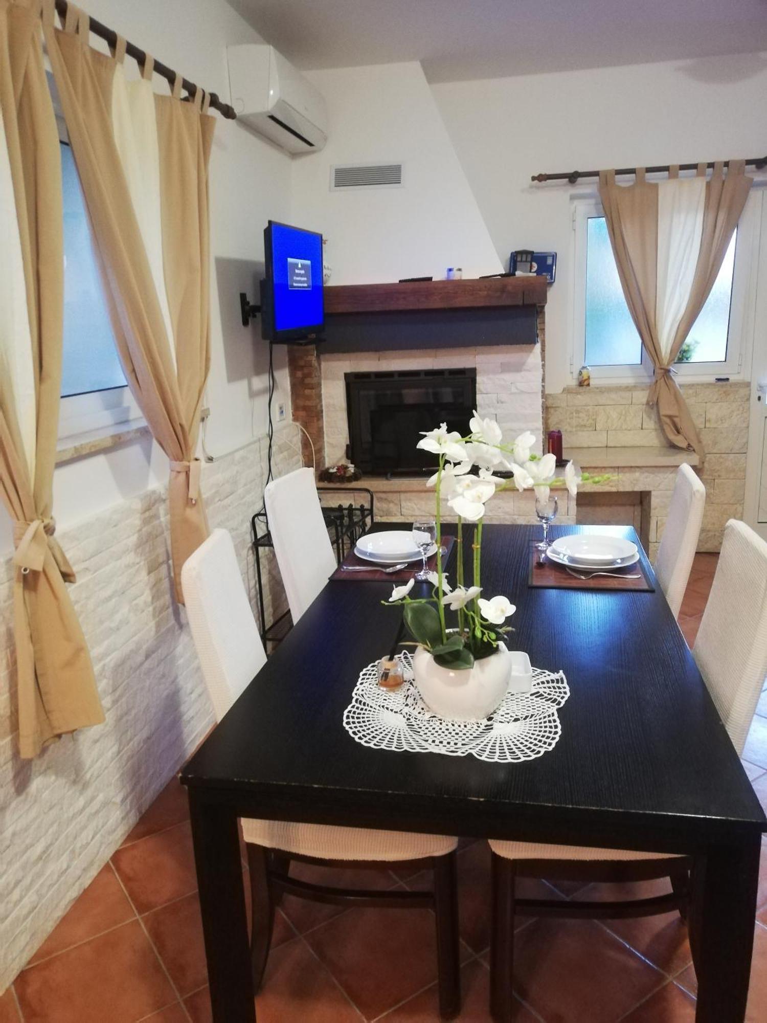 Apartments Poretti For 2,In Center Parking Free In The Yard,6 Min Beach Walk Rovinj Zewnętrze zdjęcie
