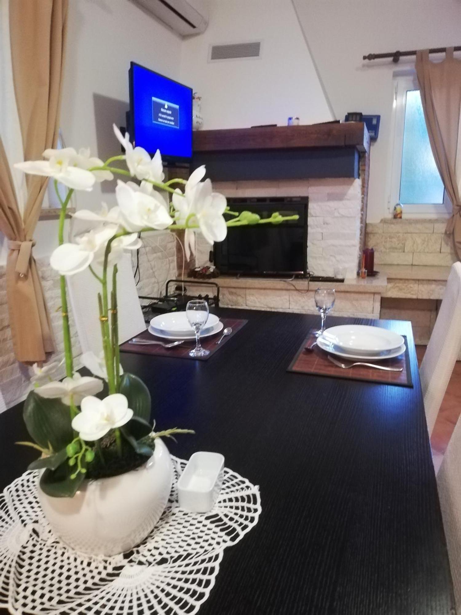 Apartments Poretti For 2,In Center Parking Free In The Yard,6 Min Beach Walk Rovinj Zewnętrze zdjęcie